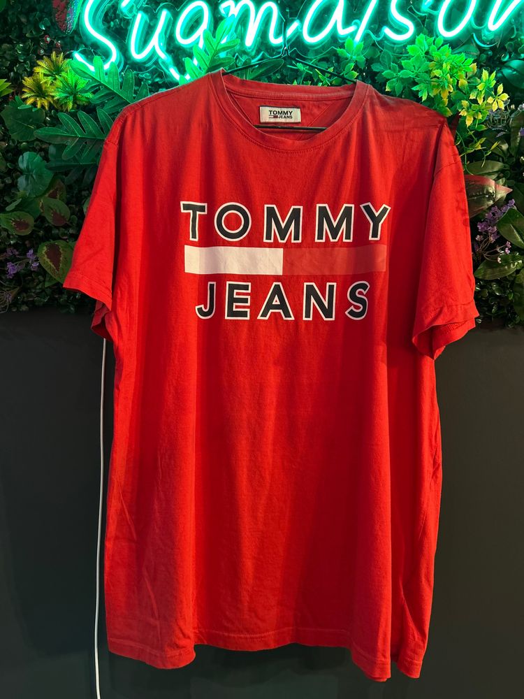 Tommy Hilfiger Tommy Jeans Red T-Shirt product image